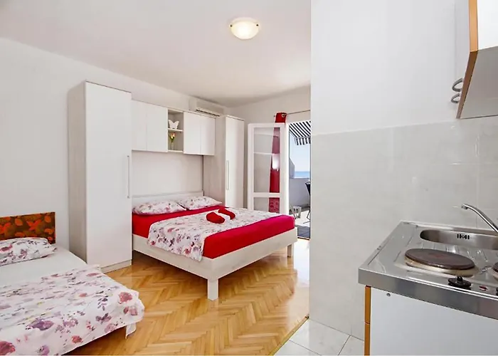 Stunning In With View *