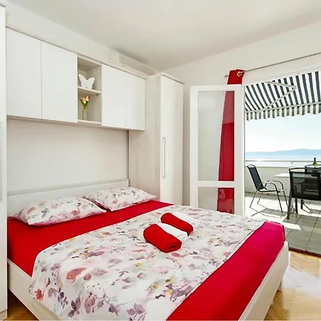 Stunning In With View Apartamento Tučepi