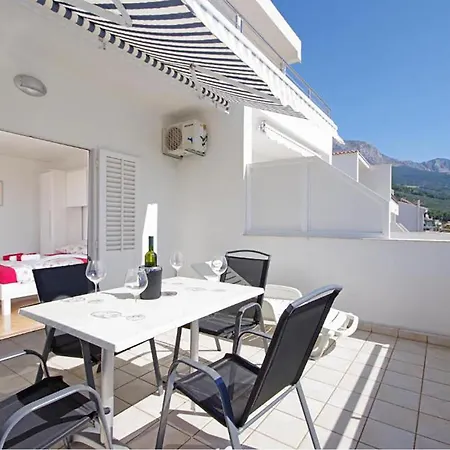 Stunning In With View *