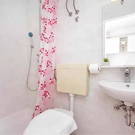 Apartman Stunning In With View *